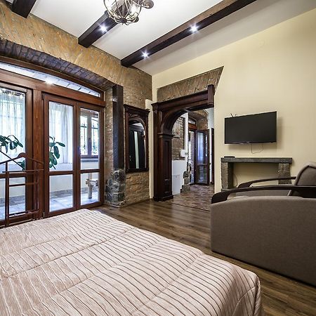 לבוב Vip Castle Apartmens מראה חיצוני תמונה