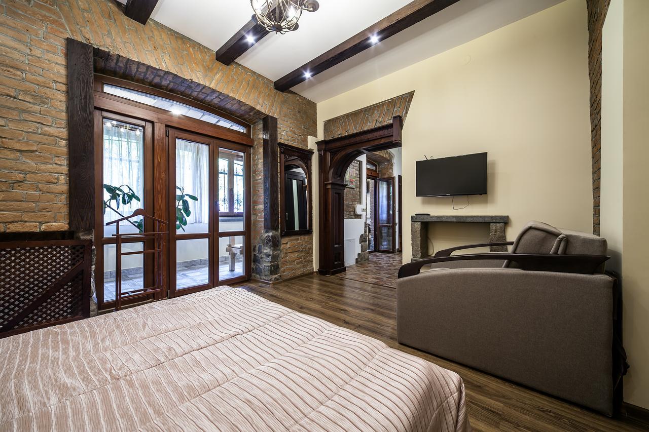 לבוב Vip Castle Apartmens מראה חיצוני תמונה